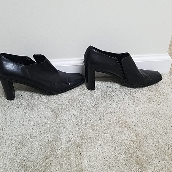 Heels - Picture 2 of 4